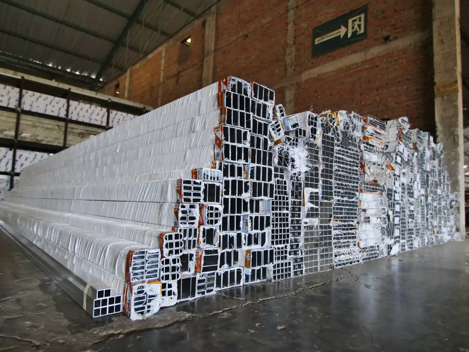 Aluminium furniture manufacturing process